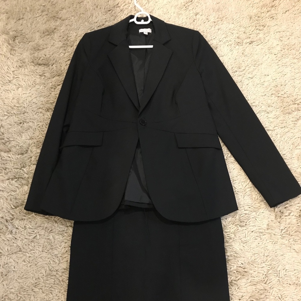 A Pea in the Pod Maternity Skirt Suit Size Small